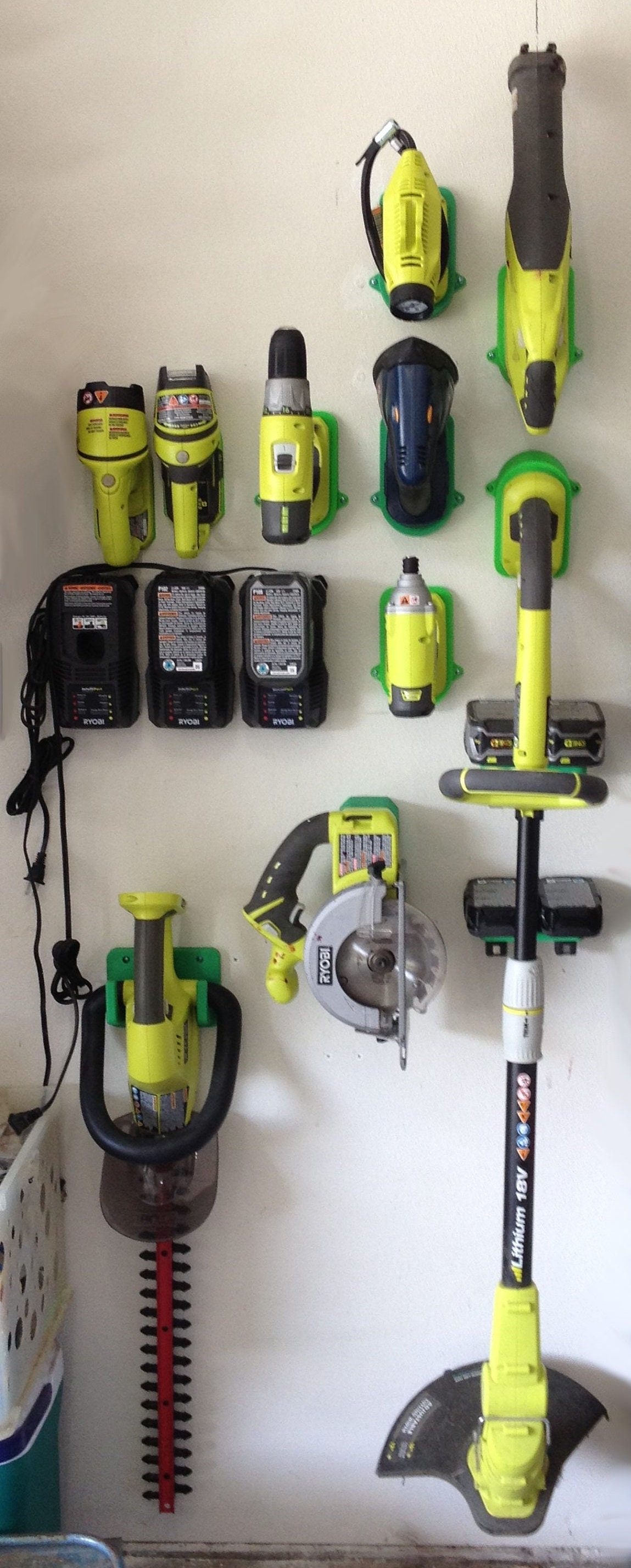 Ryobi 18V Battery Mount by InnesPort, Download free STL model