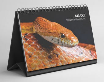 Calendrier de bureau serpent 2026-2027 : calendrier de bureau à rabat sur pied avec papier épais (15,25 cm x 22 cm - similaire au A5)