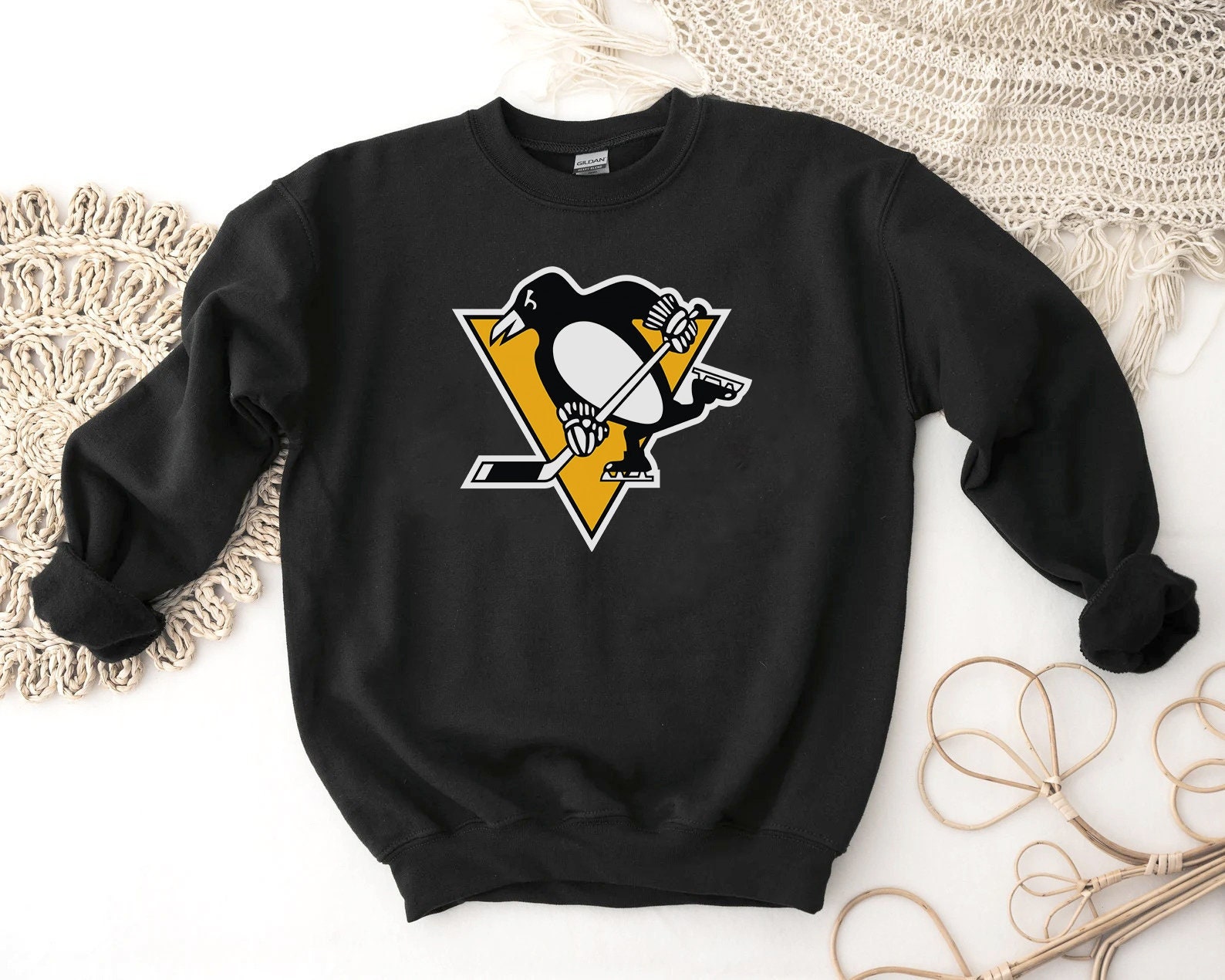 vintage 90s PITTSBURGH PENGUINS NHL SHORT SLEEVE STRIPED SWEATSHIRT HO -  The Captains Vintage