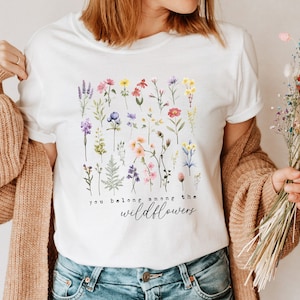 Dried Flowers Tshirt,Pressed Boho Flowers T Shirt,Wildflowers Cottagecore T-Shirt,Vintage Look Botanical Floral Shirt,Romantic Shirt