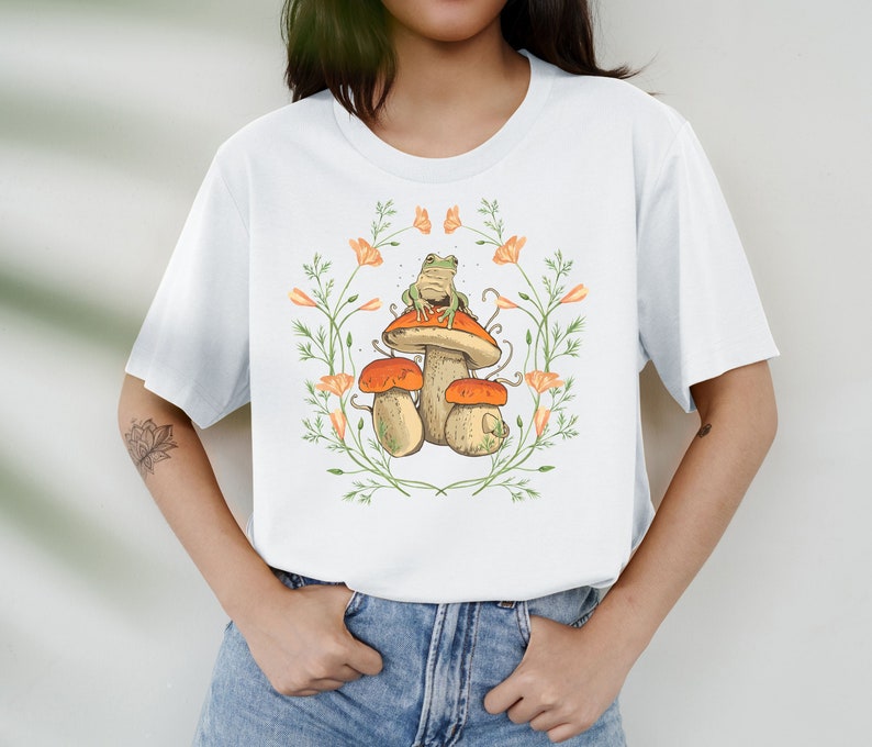 Cottagecore t-shirt, cute frog mushroom autumn motif, botanical t-shirt, fairycore t-shirt, goblincore retro look t-shirt, nature motif gift for her image 2