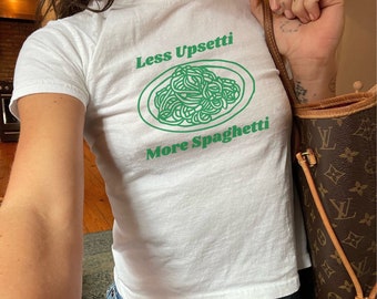 Kokettes Less Upsetti More Spagetti Baby Tee,2000s Cropped T-Shirt Y2K Style, Coquette Soft Girl Era Shirt,Geschenk Girl Pinterest Aesthetic