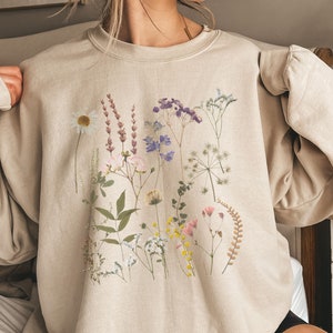Dried Flowers Sweatshirt,Pressed Boho Flowers Sweater,Wildflowers Cottagecore Shirt,Vintage Look Botanical Floral Sweater,Romantic Top