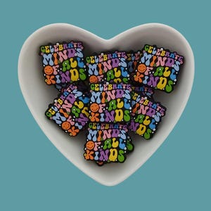 Celebrate Minds Of All Kinds Perline focali in silicone, Perline in silicone per la consapevolezza dell&#39;autismo, Perline in silicone all&#39;ingrosso, Perline in silicone fai da te