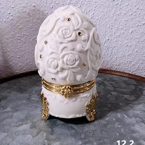Porcelain Three Footed Hinged Trinket Box Egg