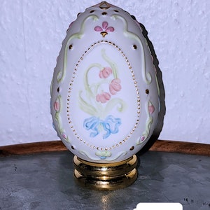 Franklin Mint Vintage Porcelain Cybis Ceramic Easter Flowers Egg