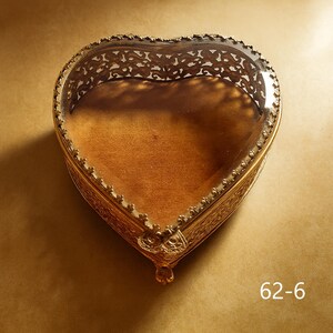 Antique Stylebuilt NY Accessories Heart Shape No. 143 Jewelry Box