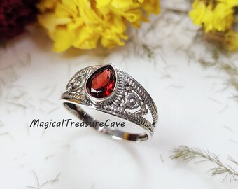 Amazing Red Garnet Silver Ring, Vintage Look Jewelry, 925 Sterling Silver Ring, January Birthstone Jewelry, Unique Gemstone Ring, Gift Idea