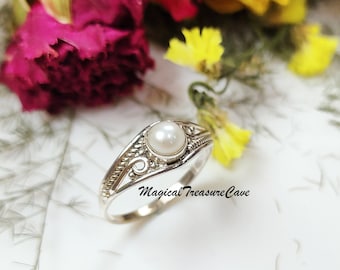 Natural Pearl Ring, 925Sterling Silver Ring, Freshwater Pearl Ring, Handmade Gemstone Jewelry, Dainty Vintage Pearl Ring, Gift For Mom