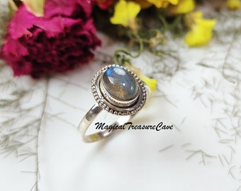 Genuine Labradorite Ring, 925Sterling Silver Ring, Handmade Jewelry, Blue Flash Labradorite Vintage Jewelry, Women Gift