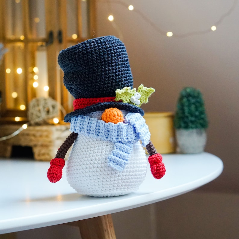 Haakpatronen Sneeuwpopkabouter, Kerstgnome, kabouter amigurumi patroon, gehaakte vakantiekabouter afbeelding 8