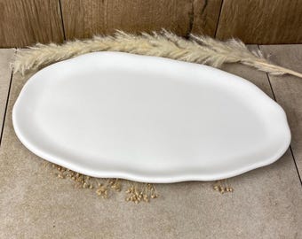 Tablett in organischer Form⎟Handgefertigt aus Raysin⎟weiß