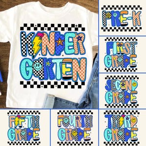 Puede incluir: Camiseta blanca con un gráfico colorido de "Kindergarten", con un rayo, un lápiz y una estrella. Camisetas adicionales muestran diseños de "Pre-K" a "Fifth Grade", todos con un borde retro a cuadros.