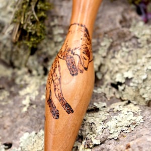 LEAPING FOX MAEVE Black cherry Phang Spindle for supported spinning supposed to spin your own yarn by hand