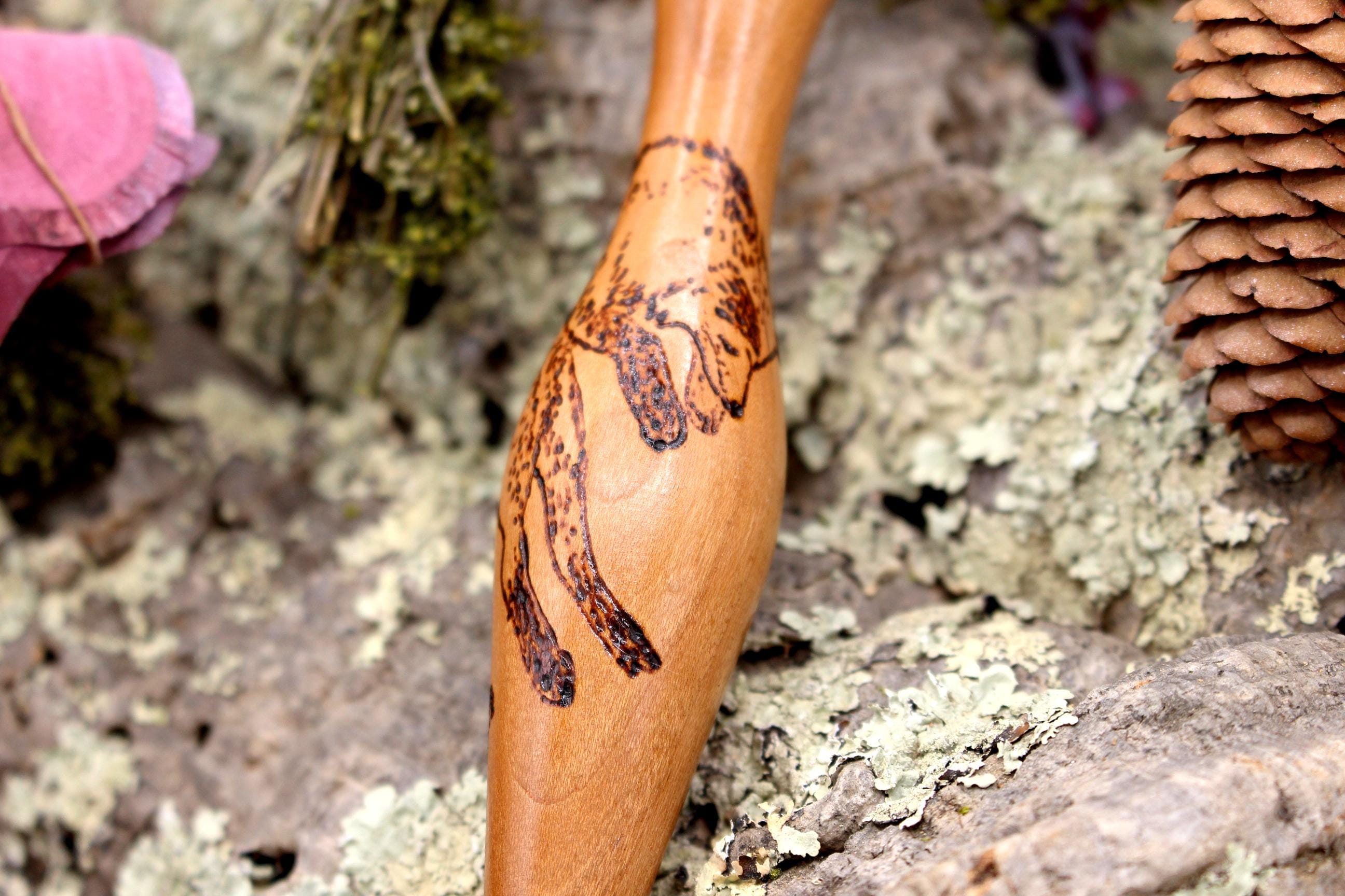 LEAPING FOX MAEVE Black cherry Phang Spindle for supported spinning supposed to spin your own yarn by hand