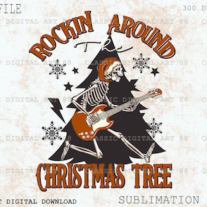 Puede incluir: Un esqueleto vestido de Papá Noel toca la guitarra frente a un árbol de Navidad. El texto "Rockin' Around the Christmas Tree" está escrito en una fuente de estilo vintage.