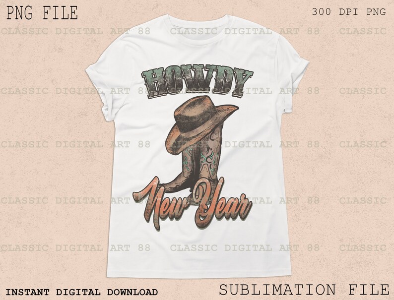 K&ouml;nnte beinhalten: Ein wei&szlig;es T-Shirt mit einer Grafik im Vintage-Stil einer Cowboy-Stiefel, die einen Hut tr&auml;gt. Der Text "Howdy New Year" ist in einer verwitterten Schriftart gedruckt.