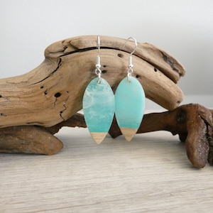 Beach Themed Earrings, Ocean Earrings, Summer Beach Earrings, Nature Themed Earrings, Wave Resin Earrings, Beach Wave Earrings, Wood Resin