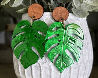 Monstera Leaf Earring, Green Monstera Earring, Tropical Earring, Summer Palm Leaf Earring, Hypoallergenic, summer earring, Palm Leaf Earring