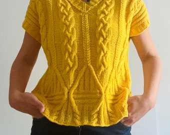 Gilet pour femme fait main en laine mérinos jaune