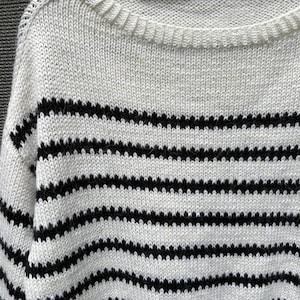 Gestreepte trui van merino-alpaca – zwart-witte gebreide trui, handgemaakte wollen trui