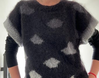 Pullunder czarny moher z długimi włosami damski ręcznie robiony