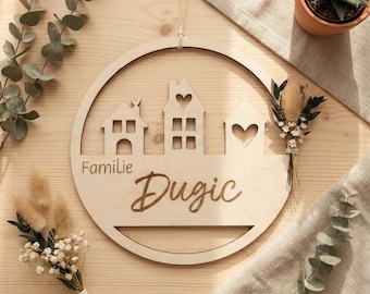 Türschild Familie Holz personalisiert | Boho Familienschild mit Trockenblumen und Häusern | Namensschild Haustür | Geschenk Einzug Hausbau