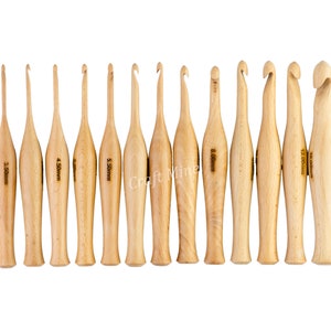 Handturned Ergonomic Crochet Hooks Set of 13 Set 3.5mm to 16mm and Crochet Hooks Organizer Storage Various Sizes hooks Engraved with Sizes