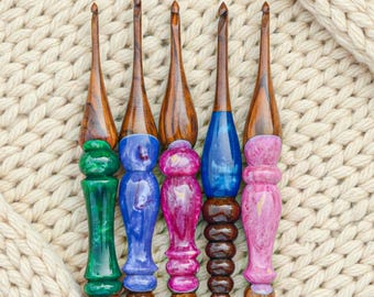 Handmade Crochet Hooks Set (3.5mm-12mm) | Multi-Color Resin & Rosewood Ergonomic Handle | No-Snag Yarn Tools