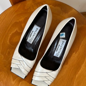 BALENCIAGA Paris Vintage Leather Ecru Shoes / Sandal