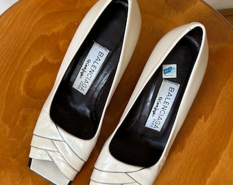 BALENCIAGA Paris Vintage Leather Ecru Shoes / Sandal