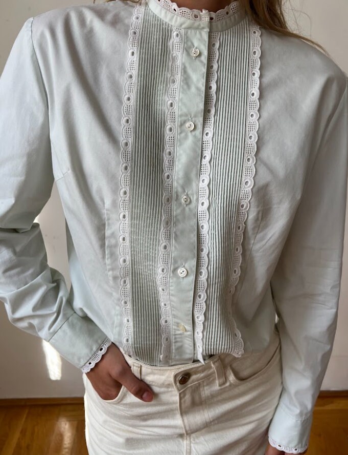 Chemisier vintage en coton à manches longues et col montant, menthe, plis, taille 44