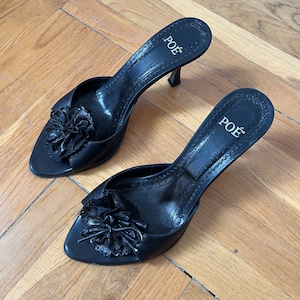 Vintage Y2K Black Leather High Heels Sandal With Flower Attachment / Made in Italy