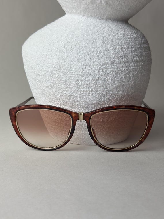 Dior キャットアイサングラス ブラウン/オレンジ Dior キャットアイサングラス ブラウン/オレンジ