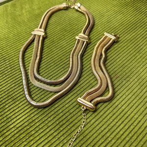 Vintage Goldfarbenes Bijou / 80er Jahre Stil Halskette und Armband / Kragen Halskette / Statement Halskette / Bijoux