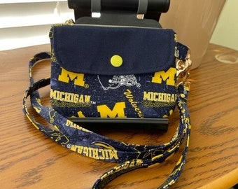 ID Wallet Wristlet/Lanyard - University of Michigan