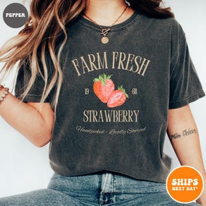 Strawberry Vintage T-shirt | Strawberry Lover Festival | Cottagecore Shirt | Strawberry Tee | Summer Fruit Strawberry Tee | Comfort Colors