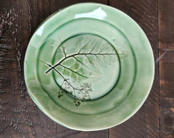 Leafy Ceramic Spoon Rest, handmade pottery, ceramic spoonrest, kitchenware, green spoonrests, mom gift, kitchen utensil, shower gift