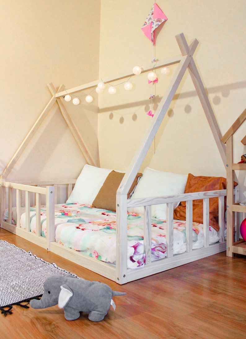 Toddler floor tepee montessori platform bed frame for kids montessori furniture, the owl tiny house, little space solid wood child bed frame 画像 4