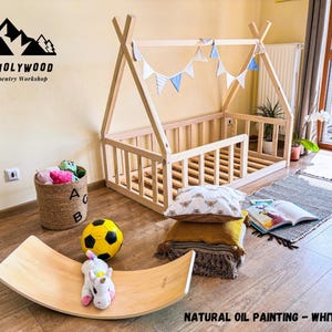 Peutervloer tipi montessoriplatform bedframe voor kinderen montessorimeubels, het kleine huis van de uil, weinig ruimte massief houten kinderbedframe