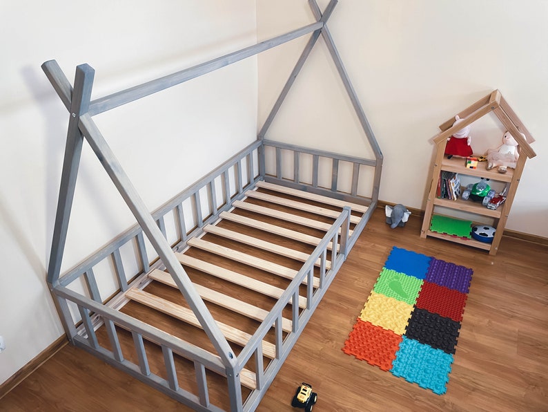 Cadre de lit plate-forme montessori tipi pour tout-petits pour enfants meubles montessori, la petite maison hibou, cadre de lit enfant en bois massif petit espace ash color (oil)