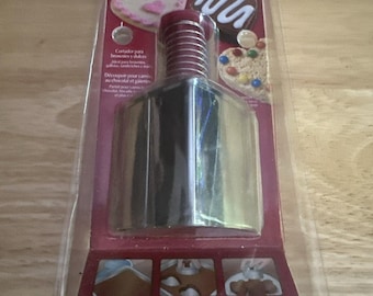 Wilton Push n Pop brownie and treat cutter