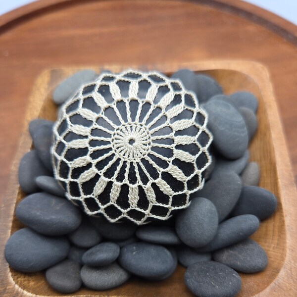 Onyx Crochet Lace Stone