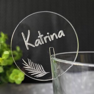 Whiskyglas bedels Champagne bedels Gepersonaliseerde acryl bedels Bruiloft tafeldecor Aangepaste bruiloft bedankje Bruiloft decor Aangepaste charme
