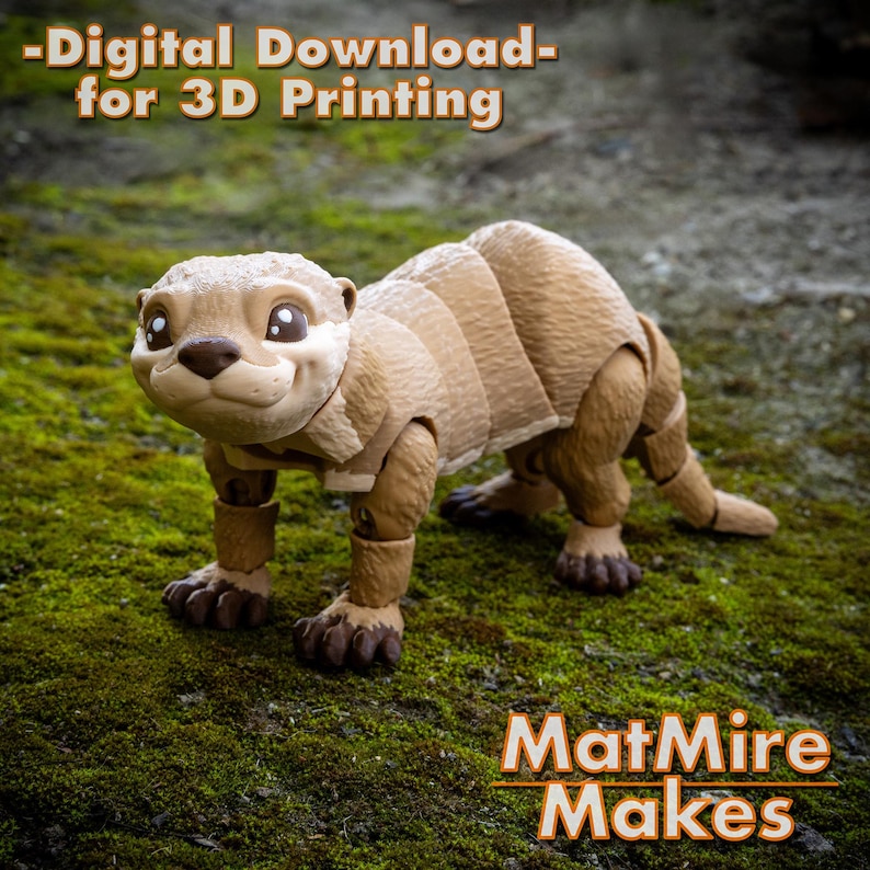 Pode incluir: Um modelo de lontra impresso em 3D, posado em um leito de musgo verde. A lontra &eacute; marrom e tem um corpo segmentado. O texto "Download digital - para impress&atilde;o 3D" est&aacute; na parte superior da imagem. O texto "MatMire Makes" est&aacute; na parte inferior da imagem.