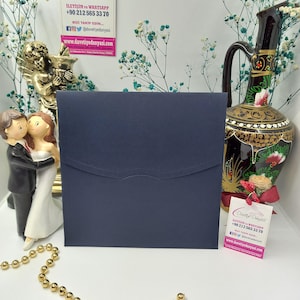 Busta per invito quadrata Torito Dark Navy – Perfetta per matrimoni, anniversari, eventi aziendali, baby shower, compleanni – Personalizzabile