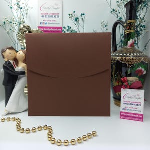 Quadratischer Bahia Kaffee-Einladungsumschlag - Individuell anpassbare, elegante, braune Umschläge, Hochzeiten, Verlobungen, Partys, Firmenveranstaltungen, Besonderes
