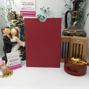 Faire-part Torito bordeaux à ouverture par le haut | Mariages, anniversaires et événements d'entreprise, parfaits pour les invitations | Design élégant, enveloppes