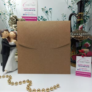Quadratischer natürlicher Kraft Einladungsumschlag, Hochzeit, Geburtstag, Babyparty, kundenspezifische Größe u. Design, eleganter Handwerks-Umschlag für besondere Anlässe