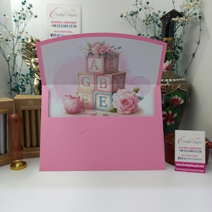 Roze babyshower, verjaardag, envelop uitnodiging meisjesfeestje - aangepast ontwerp, gepersonaliseerd voor feest babymeisje, unieke feestartikelen